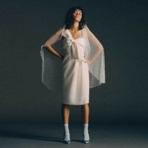 Fingertip Pearl Beaded Veil